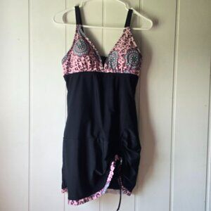 Size MED‎ Bathing Suit with adjustable skirt overlay and tummy control